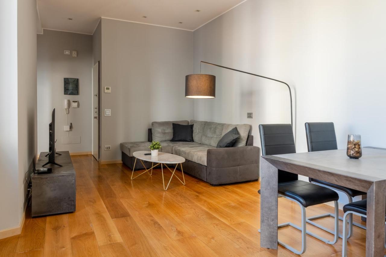 5 Min Duomo Luxury Home In Brera Design District Milano Esterno foto