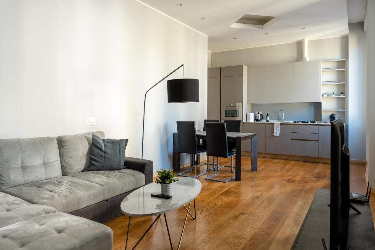 5 Min Duomo Luxury Home In Brera Design District Milano Esterno foto