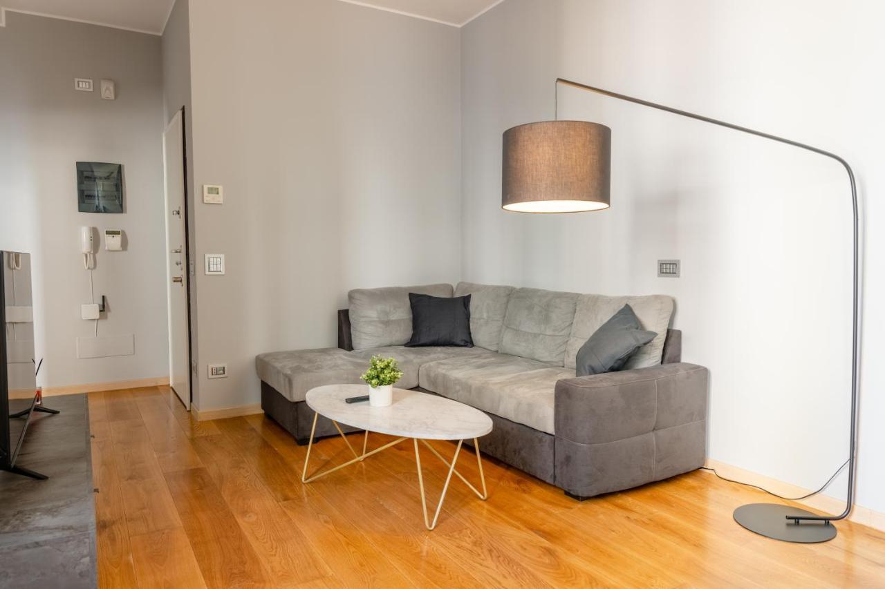 5 Min Duomo Luxury Home In Brera Design District Milano Esterno foto